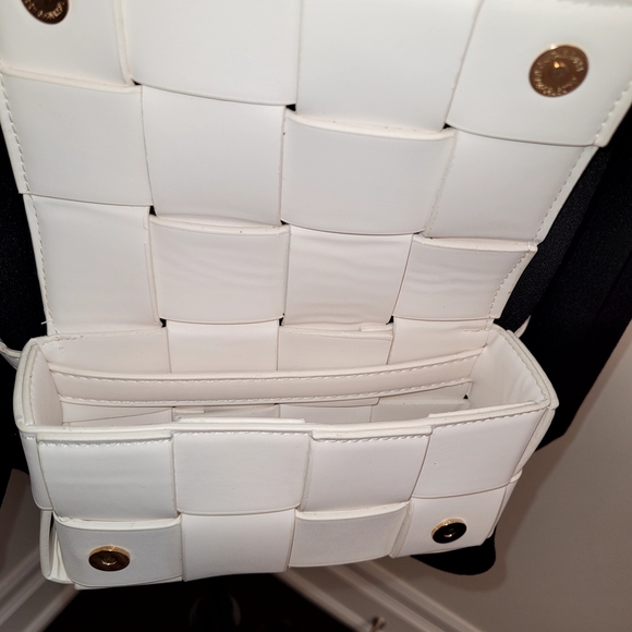 New White/Ivory Woven Belt Bag Up To 43 Inches Or Crossbody - Picture 4 of 7